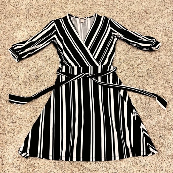 H&M Stripe Mid Dress - Picture 1 of 3
